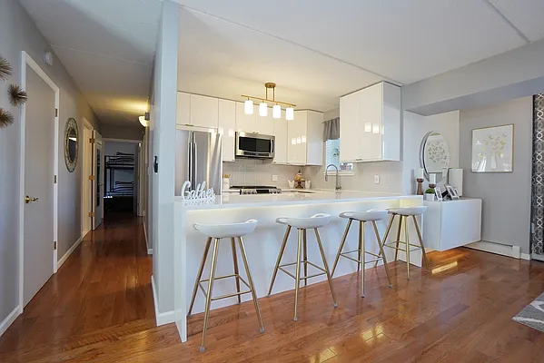 Sold by Remax Edge | media 9