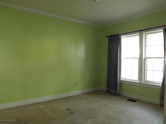 4th image of 443 Elm Ave