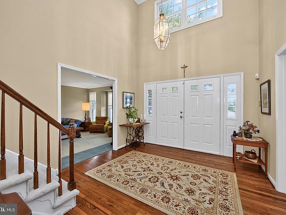 4th image of 1215 Jarvis Ln
