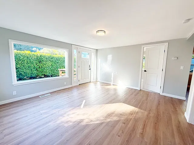 1910 Corbet Drive - 1 — Photo 4