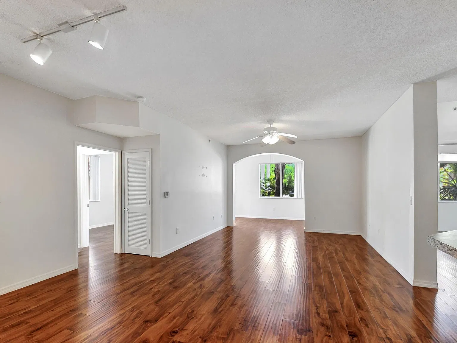 2 bed, 2.0 bath, 1152 sqft, $2,300 — Photo 1