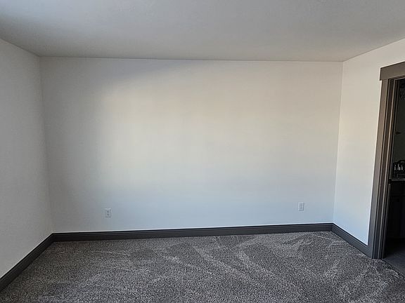 5th image of 1047 Abigail Ln Unit B