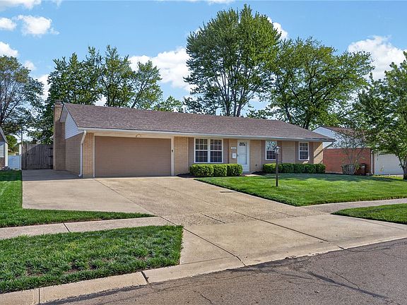3rd image of 255 Chatham Dr