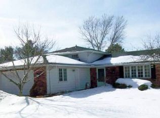 18076 Howe Rd, Strongsville, OH 44136