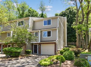 17 Abbey Ln #17, Meriden, CT 06450