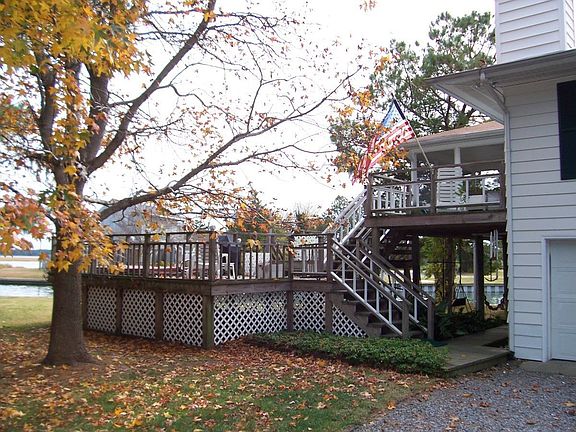 3 levels of decking-one with hot tub