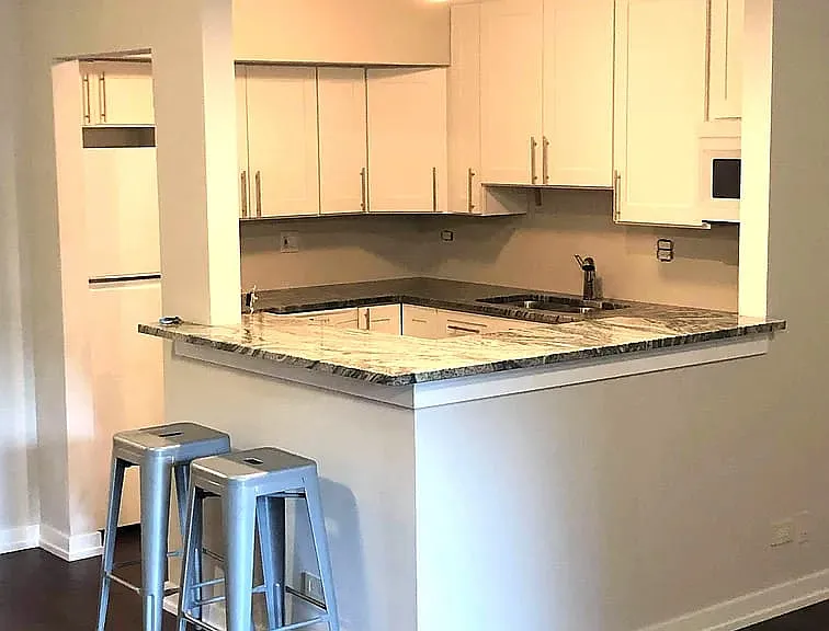 831 S Dwyer Ave — Photo 1