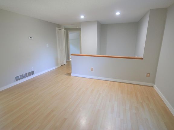 4th image of 2169 Hemlock Dr