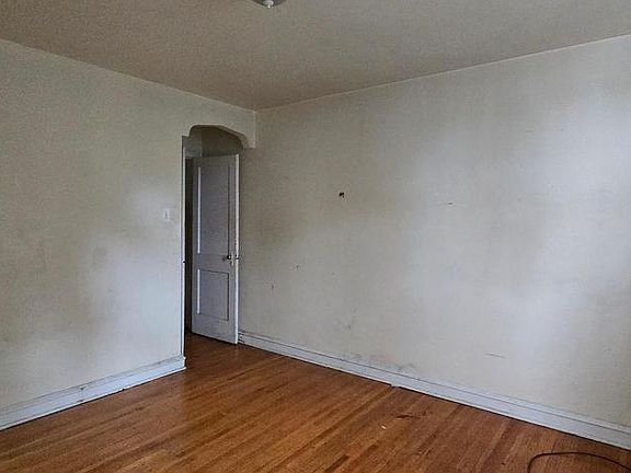 4th image of 6054 E ROOSEVELT BOULEVARD