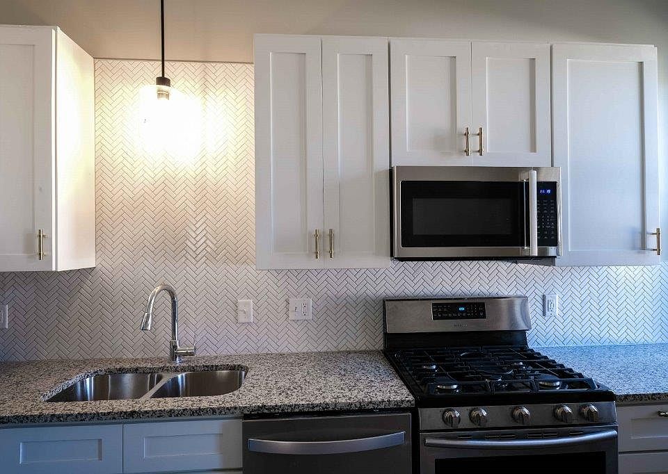 1st image of 2137 Russell Blvd #1F