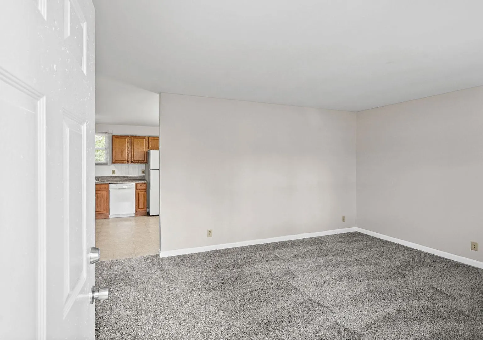 715 Ranch Hills Dr * — Photo 3