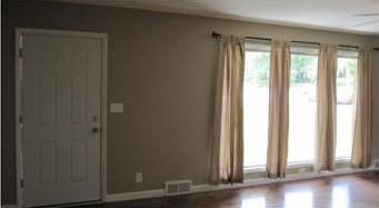 4th image of 9607 Richmond Ave