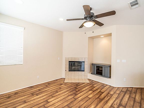 4th image of 17643 High Valley St