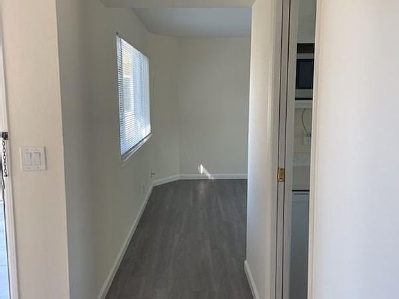 4th image of 1435 Regent St #4