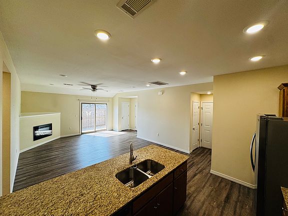 Kitchen/Living Area