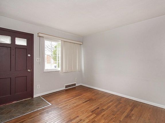 5th image of 430 Kenwood Dr #D-11