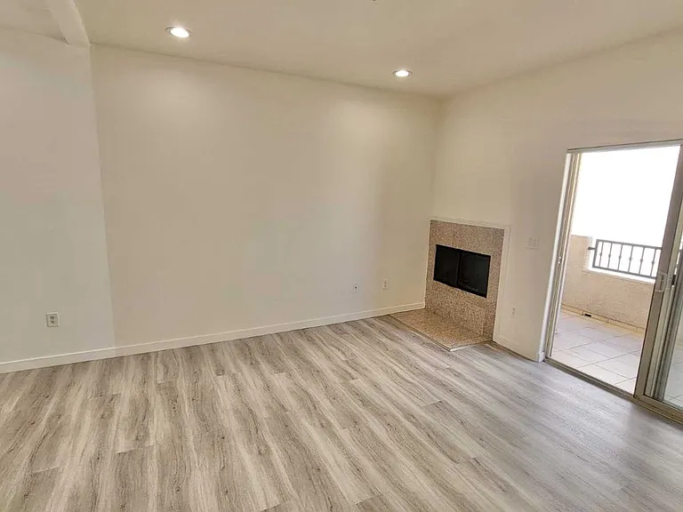 Fruitland Dr — Photo 21