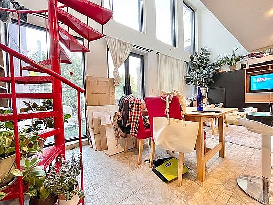 5th image of 125 Coffey St APT 2F