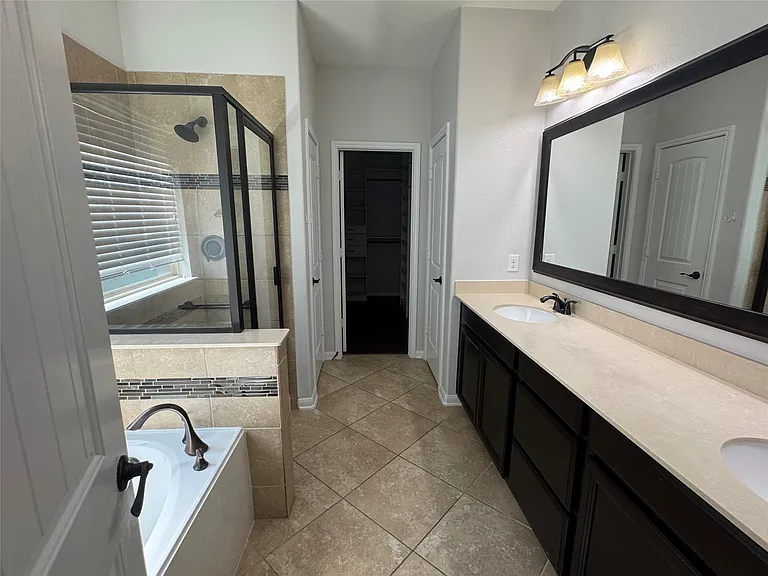 5310 Royal Press Dr — Photo 9