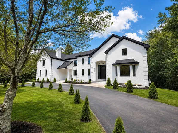 15 Somerset Dr, Andover, MA 01810