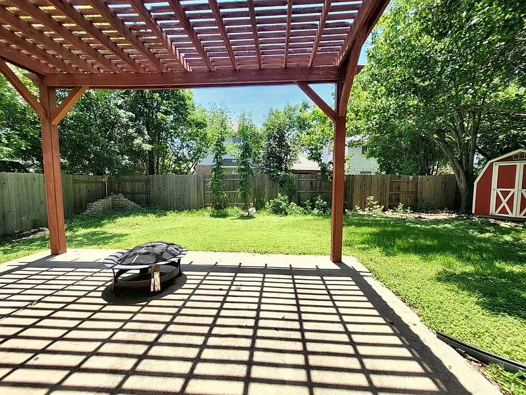 1617 Sunterro — Photo 37