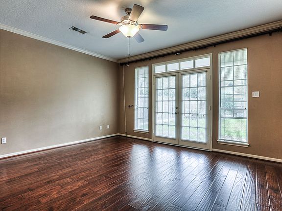 4th image of 3026 Willow Terrace Dr