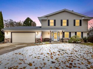 6748 Radburn Ln, Greendale, WI 53129