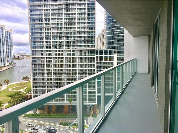 2nd image of 500 Brickell Ave #155