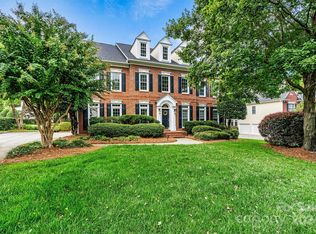 11021 Parkleigh Dr, Charlotte, NC 28262