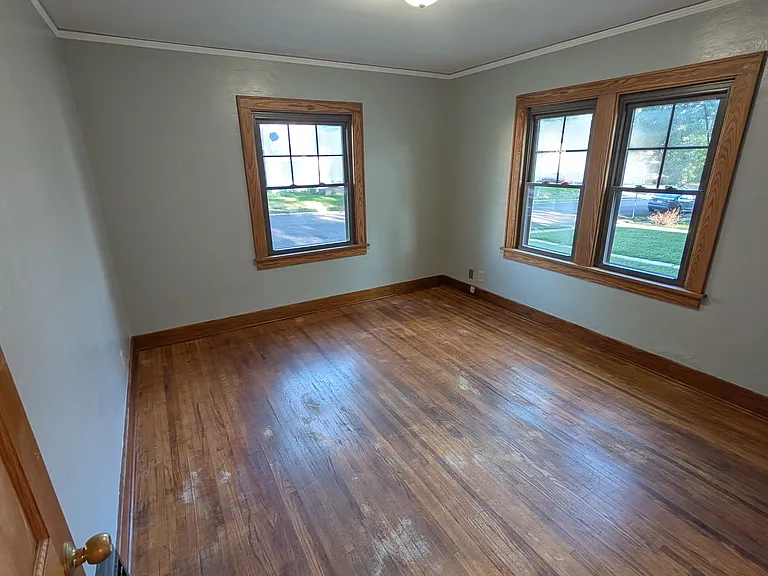 107 Court Dr — Photo 6