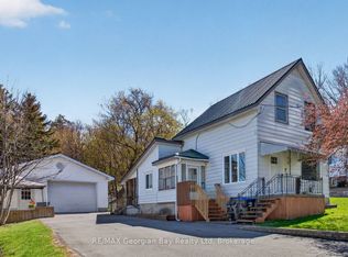 13 Centre St, Penetanguishene, ON L9M1P1