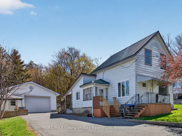 13 Centre St, Penetanguishene, ON L9M 1P1