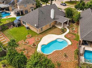 2611 Oxhill Ct, Pearland, TX 77584