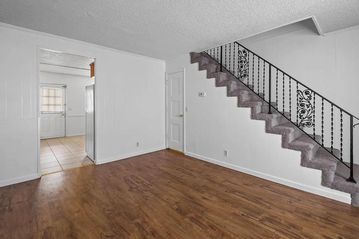 Building Photo - Evergreen Townhomes