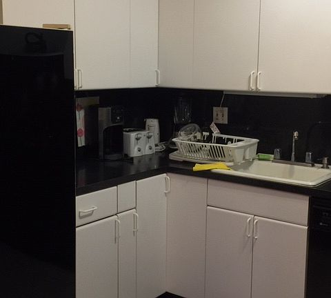 4th image of 141 E Lake Blvd