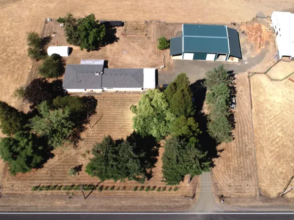 4231 Stearns Ln, Oakland, OR 97462