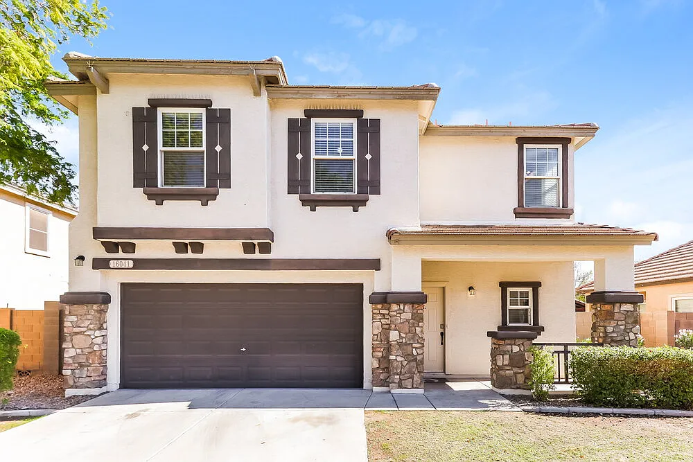 4 bed, 2.5 bath, 1948 sqft, $2,185 — Photo 1
