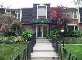 210 Garfield Ave #4, Valparaiso, IN 46383