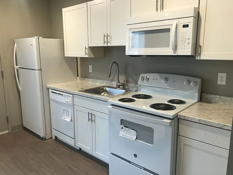327 W Seneca — Photo 13