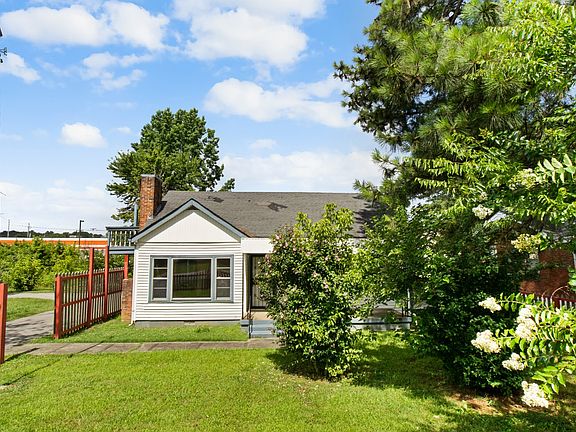 2nd image of 107 W Meadow Dr
