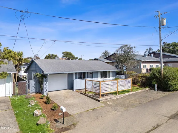 1441 NW 18th St, Lincoln City, OR 97367