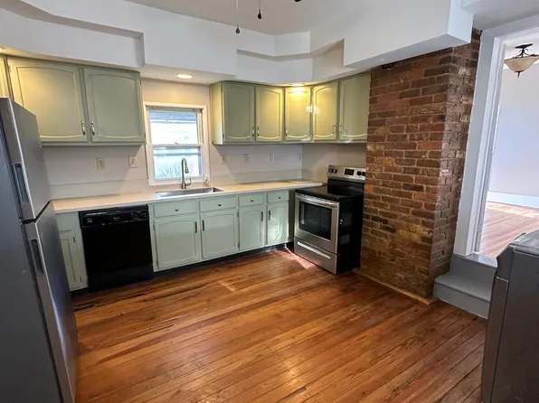 424 N Massanutten St APT 1, Strasburg, VA 22657