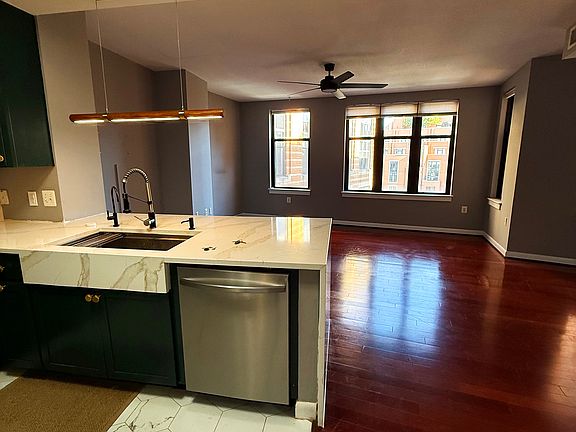 3rd image of 400 Massachusetts Ave NW APT 1209