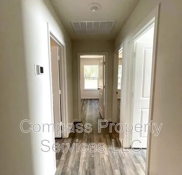 1114B Chestnut St — Photo 7