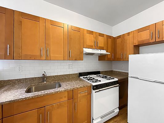 5th image of 312 W 116th St APT 4B