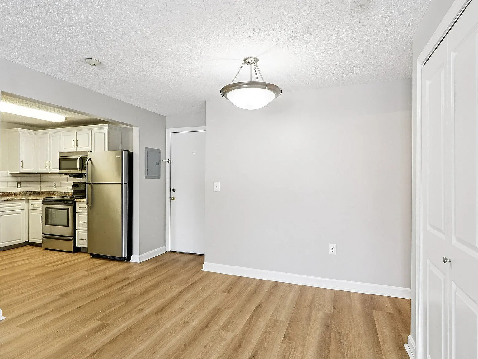 Brookstone Manor — Photo 2