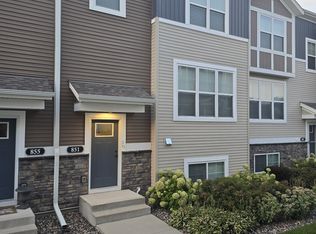 851 Roselyn Dr, Victoria, MN 55386