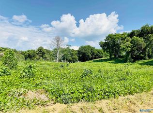 179 Twin Oaks Dr, Huntsville, AL 35811