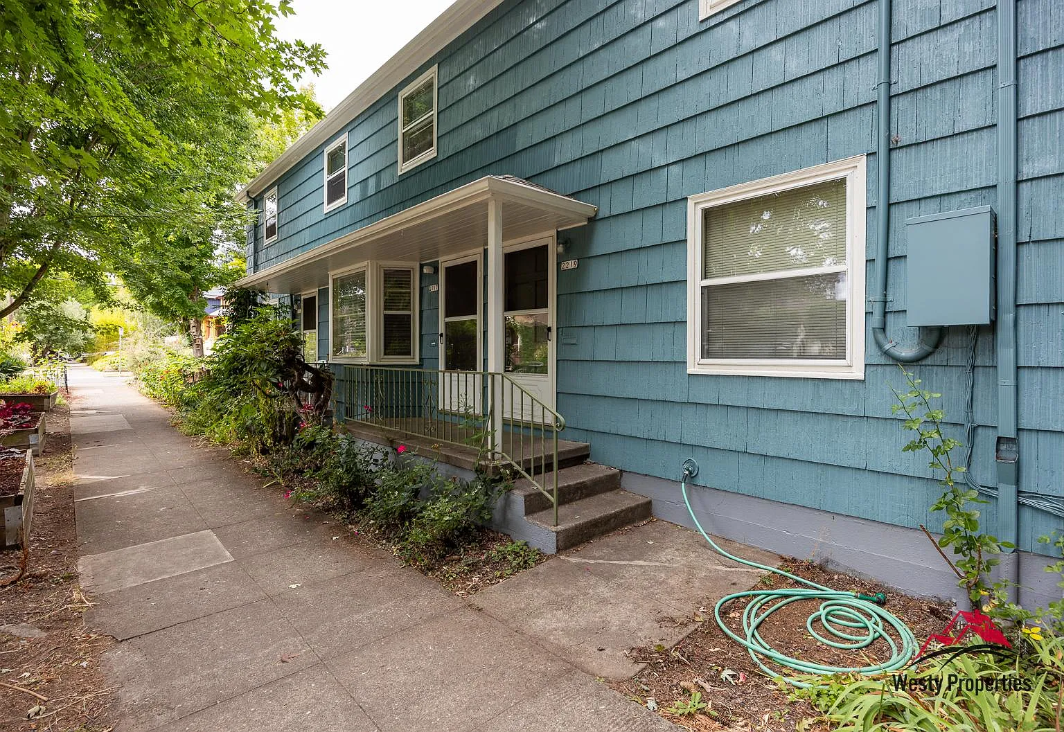 1204 NE 22nd Ave — Photo 4