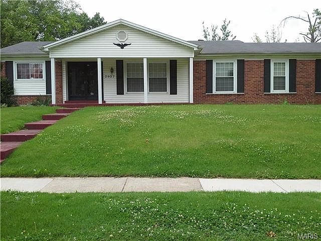 2nd image of 2937 Westminster Dr